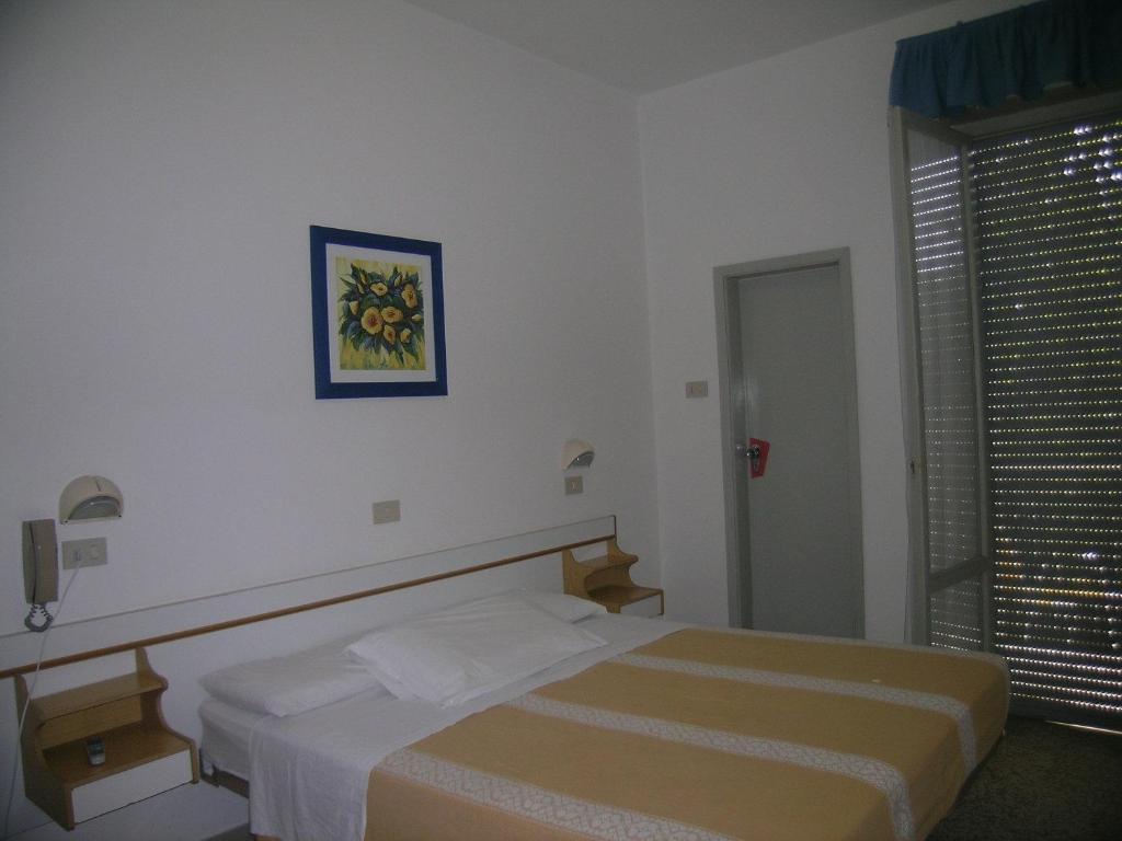 Hotel Toledo Rimini Exteriör bild